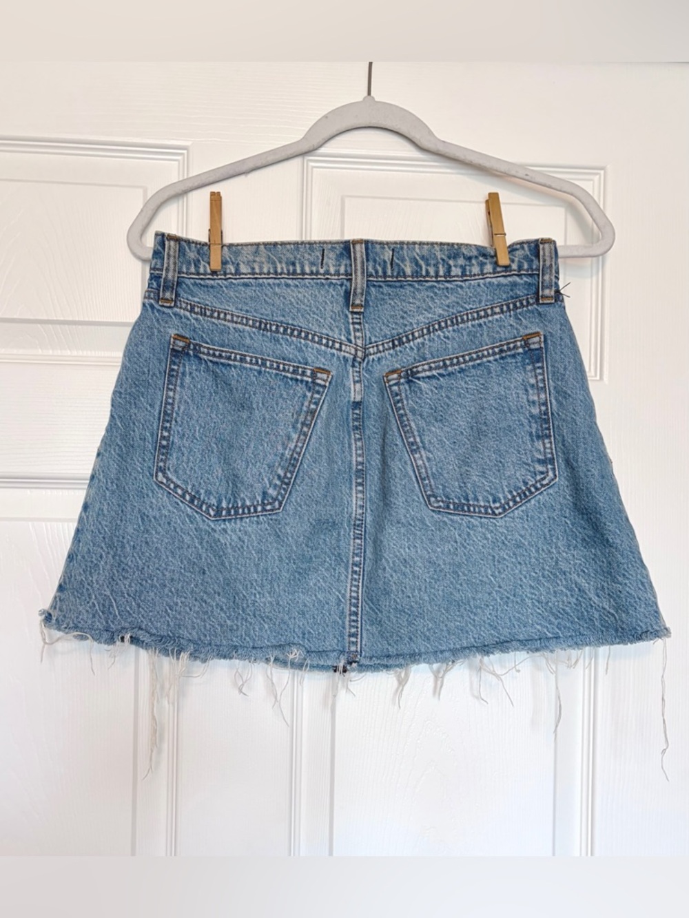 Abercrombie & Fitch Pleated Denim Mini Skirt — Light Wash — Size 27/4 - Picture 3 of 5